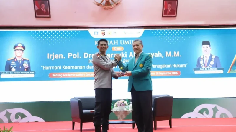 Kapolda Aceh Irjen Pol. Marzuki Ali Basyah saat menyampaikan kuliah umum di USK. (Foto:Dok/Humas Polda)