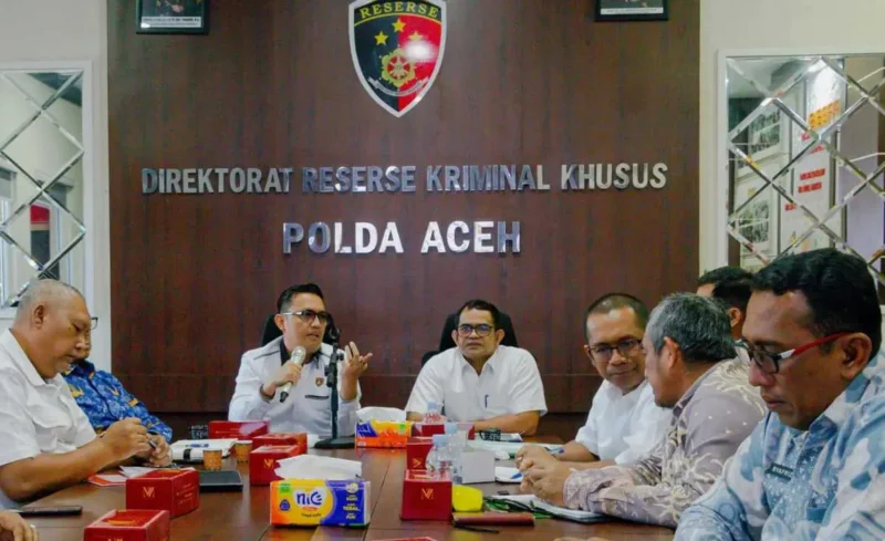 Dirreskrimsus Polda Aceh Kombes Zulhir Destrian saat memberikan keterangan pers. (Foto:Dok/Humas Polda Aceh)