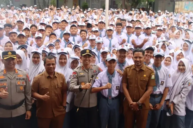 Kapolda Aceh Irjen Pol Marzuki Ali Basyah kembali menggelar program Saweu Sikula di Banda Aceh dan Aceh Besar. (Foto:Dok/Humas Polda)