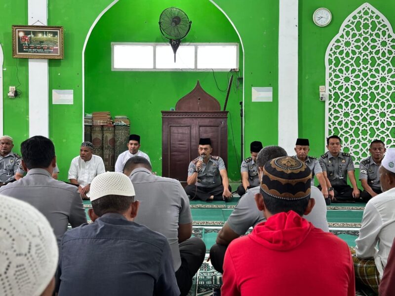 Doa Bersama di Lapas Kelas IIA Banda Aceh, Warga Binaan Turut Hadir. Foto : Dok./Lapas