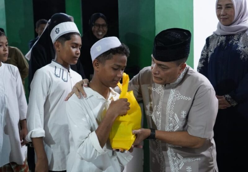 Pangdam IM Gelar Doa Bersama 235 Anak Yatim di Makam Syiah Kuala.(Foto:Dok/KODAM.IM)