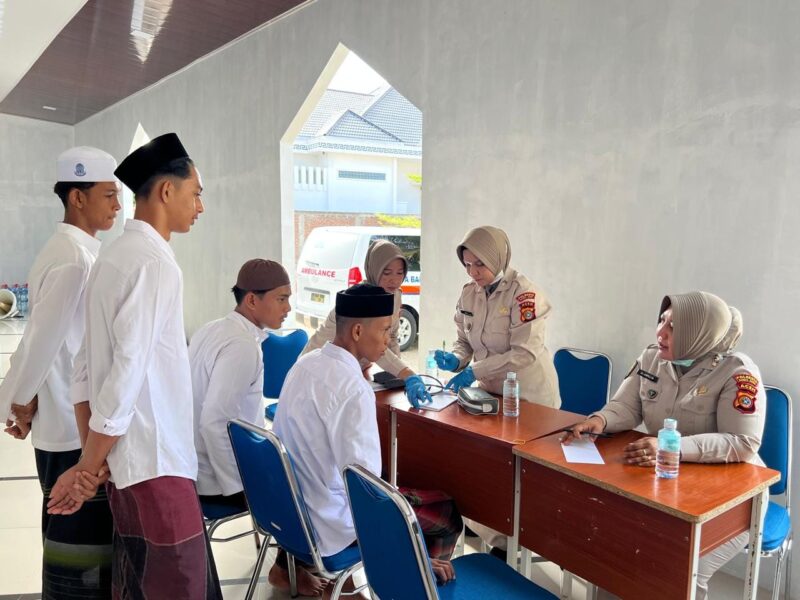 Polresta Banda Aceh Bersama Jasa Raharja Adakan Bhakti Kesehatan di Dayah Madani. (Foto:Dok/Humas.Polresta)