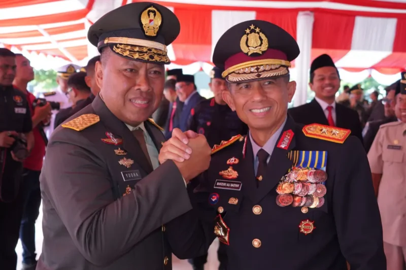 Kapolda Aceh Irjen Pol. Marzuki Ali Basyah menghadiri upacara HUT ke-80 TNI di Lapangan Blang Padang, Banda Aceh. (Foto:Dok/Polda Aceh)
