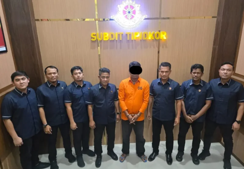 Penyidik Polda Aceh menahan mantan Kepala KCP Pos Rimo terkait kasus korupsi Rp1,9 miliar. (Foto:Dok/Polda Aceh)