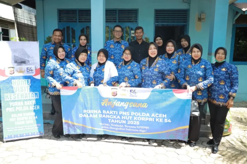 Suasana anjangsana ASN Polda Aceh di rumah pensiunan di Banda Aceh dan Aceh Besar. (Foto:Dok)