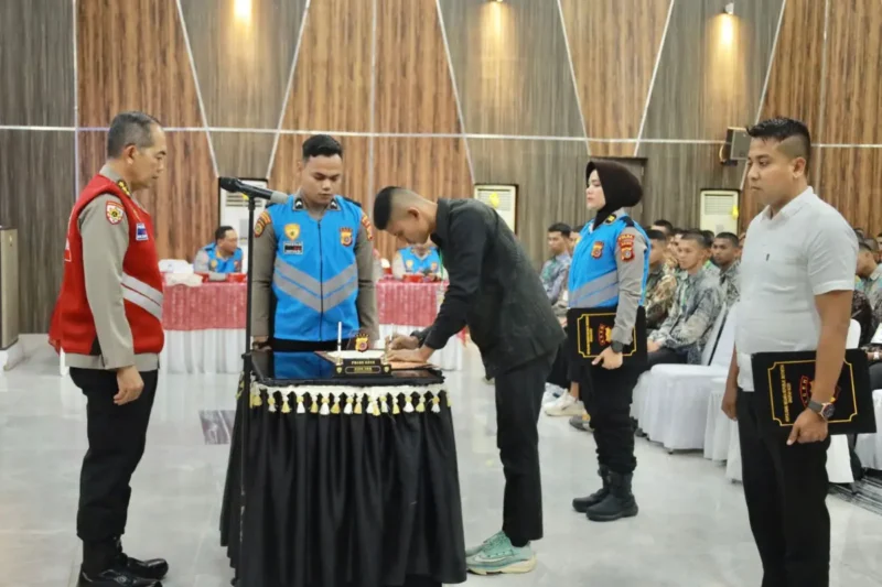 Penandatanganan pakta integritas seleksi Bintara Brimob Polri 2026 di Mapolda Aceh. (Foto: Dok/Polda Aceh)