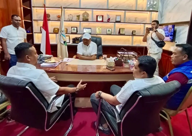 Suasana rapat koordinasi Pemerintah Aceh dan Pemkab Bireuen bahas penanganan dampak banjir. (Foto: Dok)
