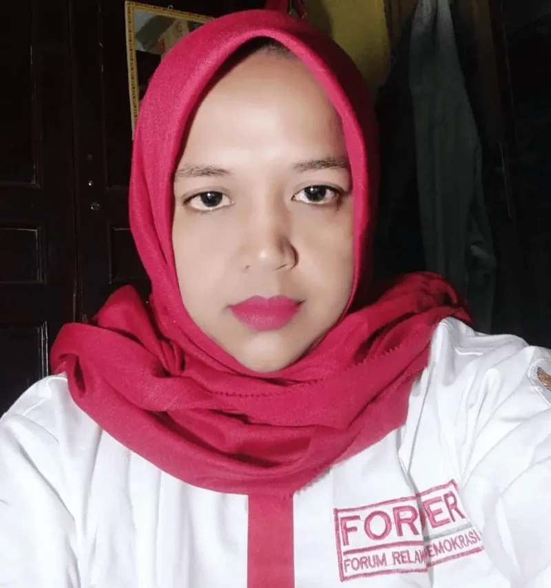 Sekretaris Foreder Yulindawati memberikan keterangan kepada media terkait dugaan pungli di Puskesmas Mesjid Raya. (Foto:Dok/Ist)