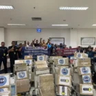 Relawan Blue Sky Rescue Malaysia saat menyalurkan bantuan kemanusiaan kepada korban banjir di Aceh. (Foto:Arsip)