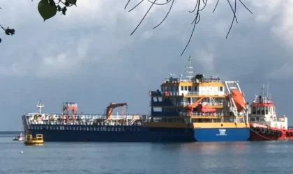 Aktivitas kapal di pelabuhan Malahayati