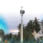 Petugas PLN melakukan pemasangan tower ERS di Bireuen untuk pemulihan listrik Aceh. (Foto:Arsip PLN)