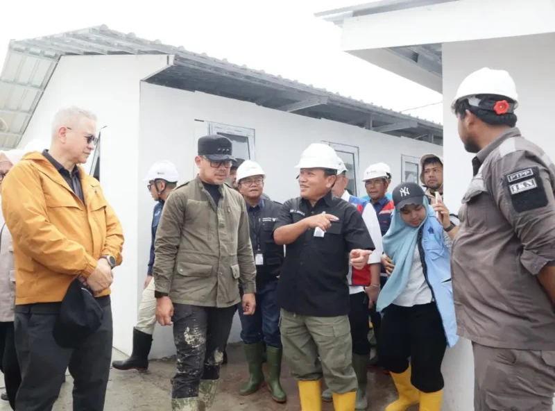 Wamendagri meninjau Rumah Hunian Danantara yang siap dihuni masyarakat Aceh Tamiang. (Foto:Dok)