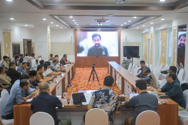 Gubernur Aceh Muzakir Manaf memimpin rapat tanggap darurat bencana. (Foto:Dok/Ist).