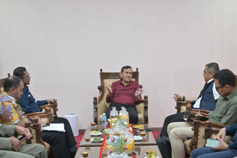 Pertemuan Wagub Aceh dengan Wakil Kepala Badan Pengaturan BUMN. (Foto:Dok)