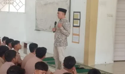 Fajran Zain memberikan motivasi
