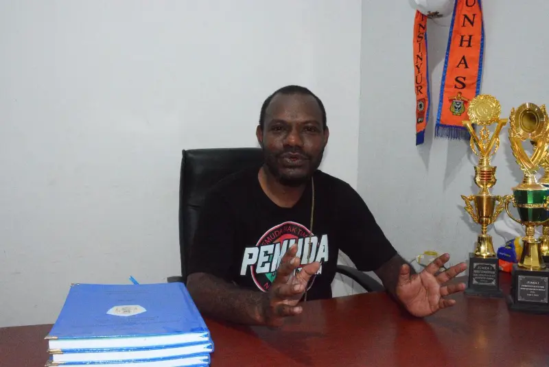 Tokoh akademisi di Timika, Mapuay Menasye Theo Afasedanja.( Foto:Dok/Ist)