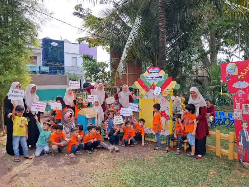 Suasana Market Day entrepreneur cilik di PAUD Intan Payong. (Foto:Dok/PAUD)