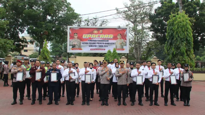Upacara penghargaan personel Polresta Banda Aceh. (Foto:Dok/Polresta Banda Aceh)