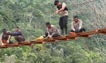 Jembatan gantung Putri Betung Gayo Lues