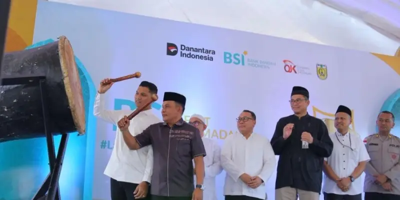 Wakil Wali Kota Banda Aceh Afdhal Khalilullah menutup BSI Fest Ramadhan 1447 H di Masjid Raya Baiturrahman. Festival ini mencatat 7.500 transaksi QRIS. (Foto:Dok BSI Aceh)