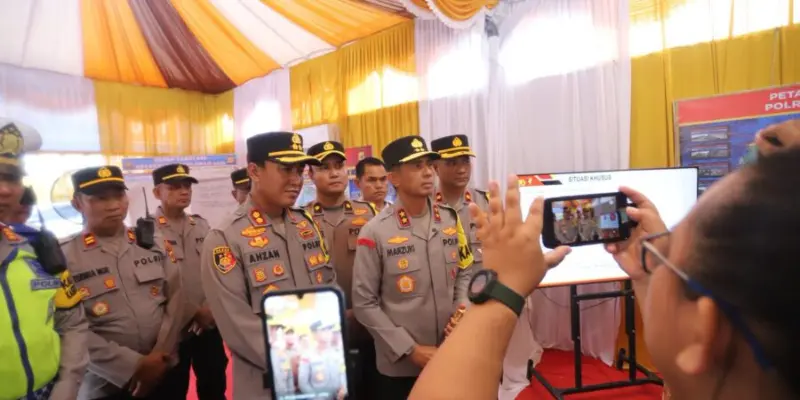 Kapolda Aceh meninjau Pos Pelayanan Operasi Ketupat di Lhokseumawe. (Foto:Dok Polda Aceh)