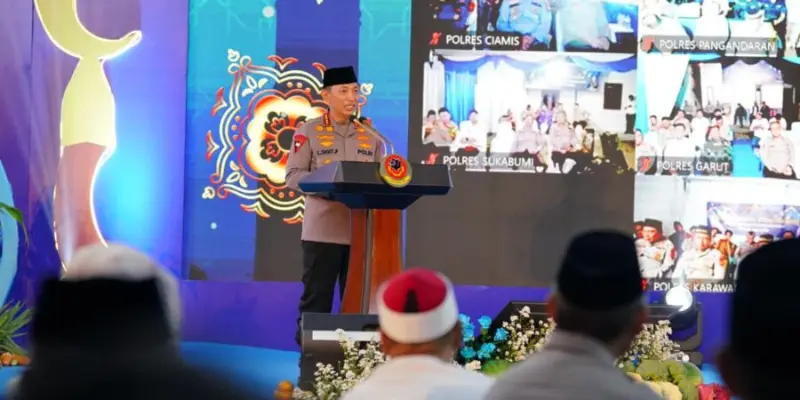 Kapolri memaparkan situasi konflik global bersama jajaran Polda Jabar. (Foto:Dok/Polda Jabar)