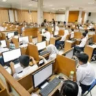 Siswa mengikuti ujian berbasis komputer. (Foto: Dok SMA KTB).