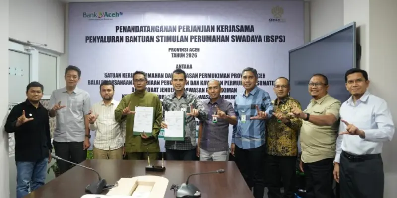 Penandatanganan kerja sama penyaluran BSPS 2026 antara Bank Aceh dan BP2P Sumatera I. (Foto:Dok Bank Aceh).