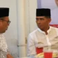 Kapolda Aceh Irjen Marzuki Ali Basyah berbincang dengan Teuku Ibrahim saat bukber. (Foto:Dok/Kapolda Aceh).