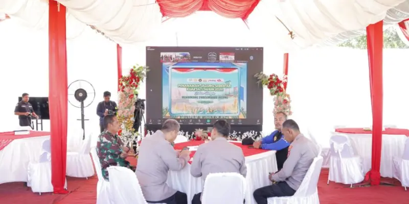 Kapolda Aceh bersama Forkopimda dalam kegiatan Tanam raya jagung serentak 2026 di Desa Data Gaseu Aceh Besar. (Foto:Dok/Polda Aceh)