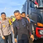 Kapolda Aceh pimpin pembersihan jalan menggunakan Water Cannon di Aceh Tamiang.(Foto:Dok/Polda Aceh).