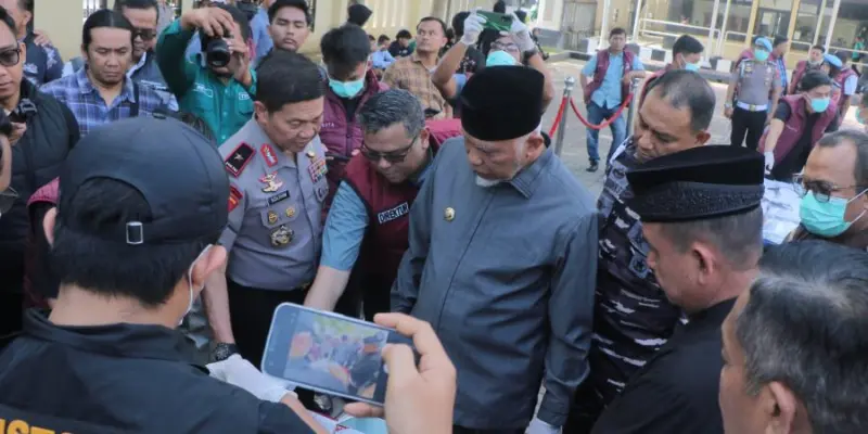 Pengungkapan kasus narkoba di Bandara Minangkabau saat konferensi pers Ditresnarkoba Polda Sumbar. (Foto:Dok/Polda Sumbar).