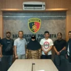 Polisi Polresta Banda Aceh menangkap pelaku berinisial NUR (34), warga Montasik, dugaan penggelapan mobil rental. (Foto: Dok/Polresta Banda Aceh).