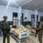 Aparat Satgas Cartenz amankan buronan kasus kekerasan bersenjata. (Foto: Dok/Polda Aceh).