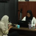 Penyidik Subdit V Siber Ditreskrimsus Polda Aceh sedang meminta keterangan seorang perempuan berinisial PAF yang diduga terkait dengan video live TikTok. (Foto:Dok/Ditreskrimsus)