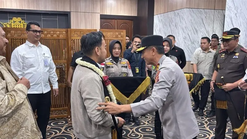 Kunjungan Komisi III DPR RI di sambut Kapolda Aceh, Marzuki Ali Basyah. (Foto: Dok/Polda Aceh)