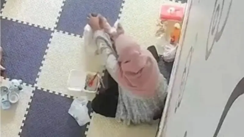 Rekaman CCTV ungkap kekerasan balita di daycare tempat penitipan anak di Banda Aceh. (Foto:Dok/Ist)