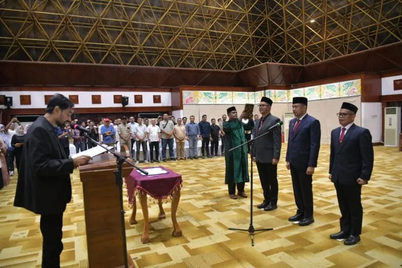 Gubernur Aceh melantik tiga kepala SKPA di jajaran Pemerintah Aceh. (Foto: Dok/Biro Adpim)