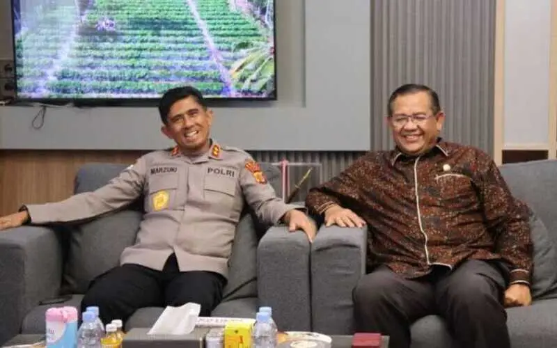 Ali Basyah terima kunjungan akademisi UIN Ar-Raniry, Syahrizal Abbas di Mapolda Aceh. (Foto:Dok/Ist)