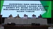 Audiensi Sengketa bumi flora