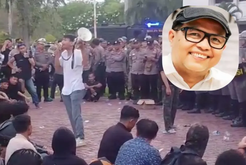Juru Bicara Pemerintah Aceh Dr Nurlis Effendi memberikan keterangan terkait unjuk rasa penolakan Pergub JKA di Banda Aceh. (Foto:Dok)