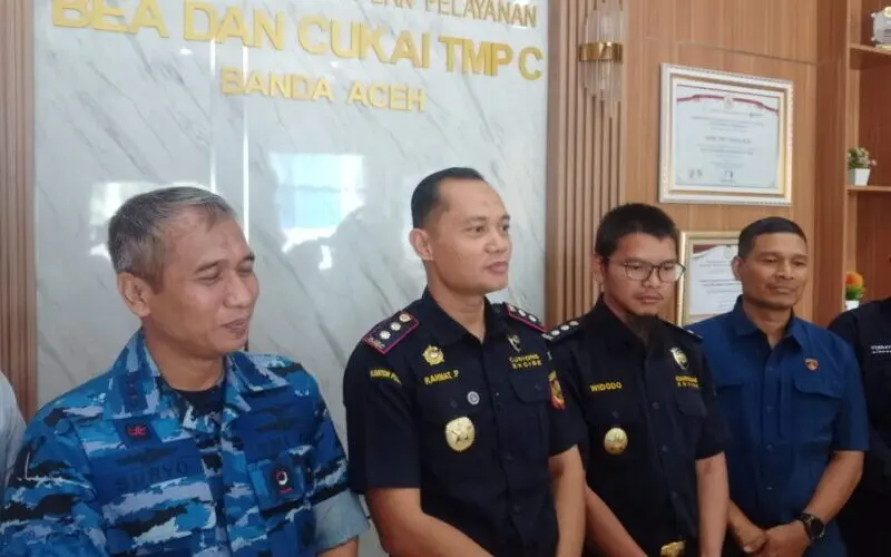 Petugas Bea Cukai Aceh gagalkan penyelundupan emas batangan senilai Rp1,45 miliar di Bandara SIM. (Foto:Dok/Beacukai Aceh)