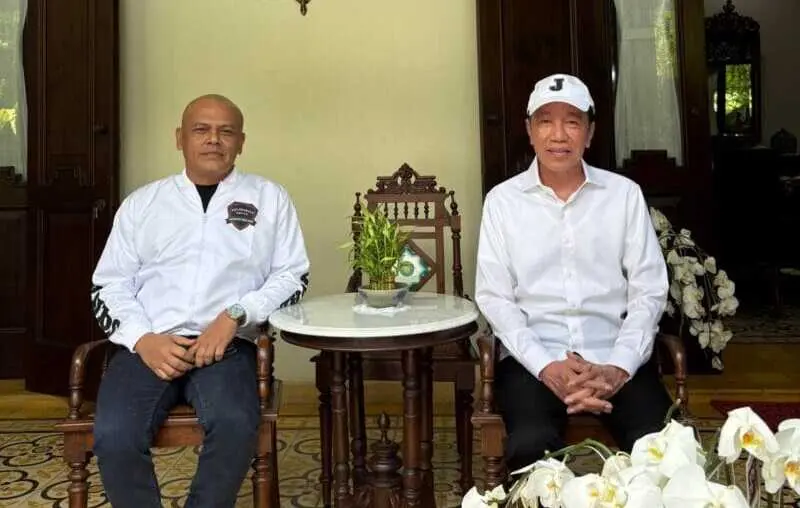 Diskusi politik antara T Rival dan Jokowi di Solo, Jawa Tengah. (Foto:Dok/Ist)