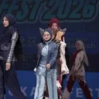 Peserta Fashion Show Bhayangkara Fest 2026 tampil di Banda Aceh. (Foto:Dok/Fest 2026)