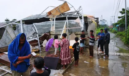 Hutara rusak akibat hujan dan angin badai