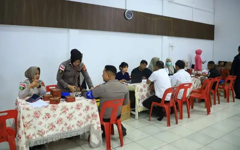 Biddokkes Polda Aceh menggelar donor darah Hari Bhayangkara ke-80, Sebanyak 92 kantong darah terkumpul. (Foto:Dok/Polda Aceh).