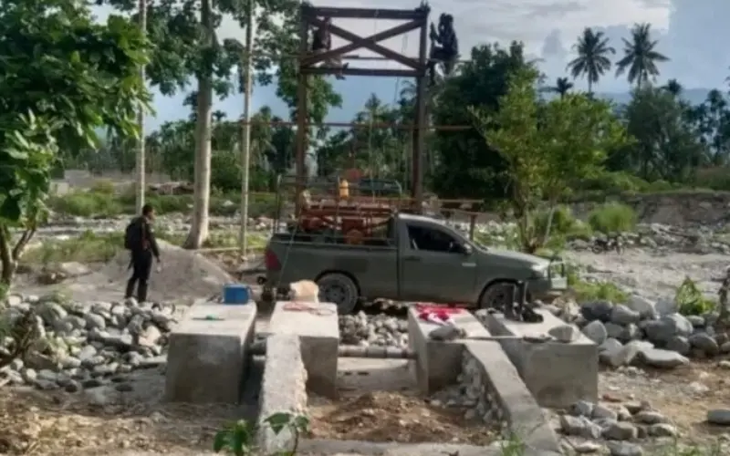 Satgas Perintis Garuda membangun jembatan penghubung dua desa terpencil, Desa Blang Meurandeh dan Blang Puuk di Beutong Ateuh Banggalang.(Foto:Dok/Kodim 0116)
