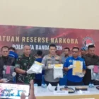 Konferensi pers pengungkapan narkotika oleh Kapolresta Banda Aceh, empat tersangka diamankan. (Foto:Dok/Polresta Banda Aceh)