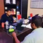 Petugas Polda Aceh mengamankan terduga pelaku pungli di Lamreh. (Foto:Dok/Polda Aceh)