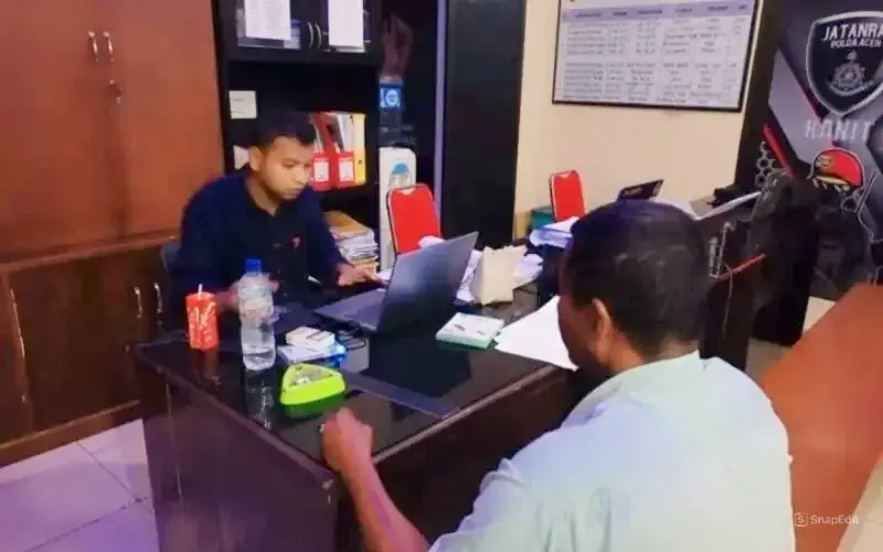 Petugas Polda Aceh mengamankan terduga pelaku pungli di Lamreh. (Foto:Dok/Polda Aceh)